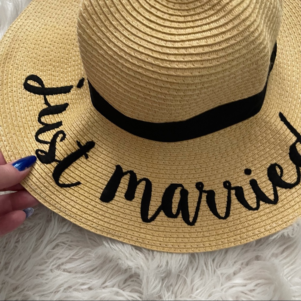 Just Married Straw Hat - Picture 2 of 4